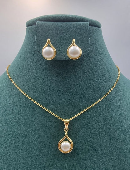 Pearl Drop Gold Pendant Set – Elegant Necklace & Stud Earrings Jewelry Set | Saudi Arabia