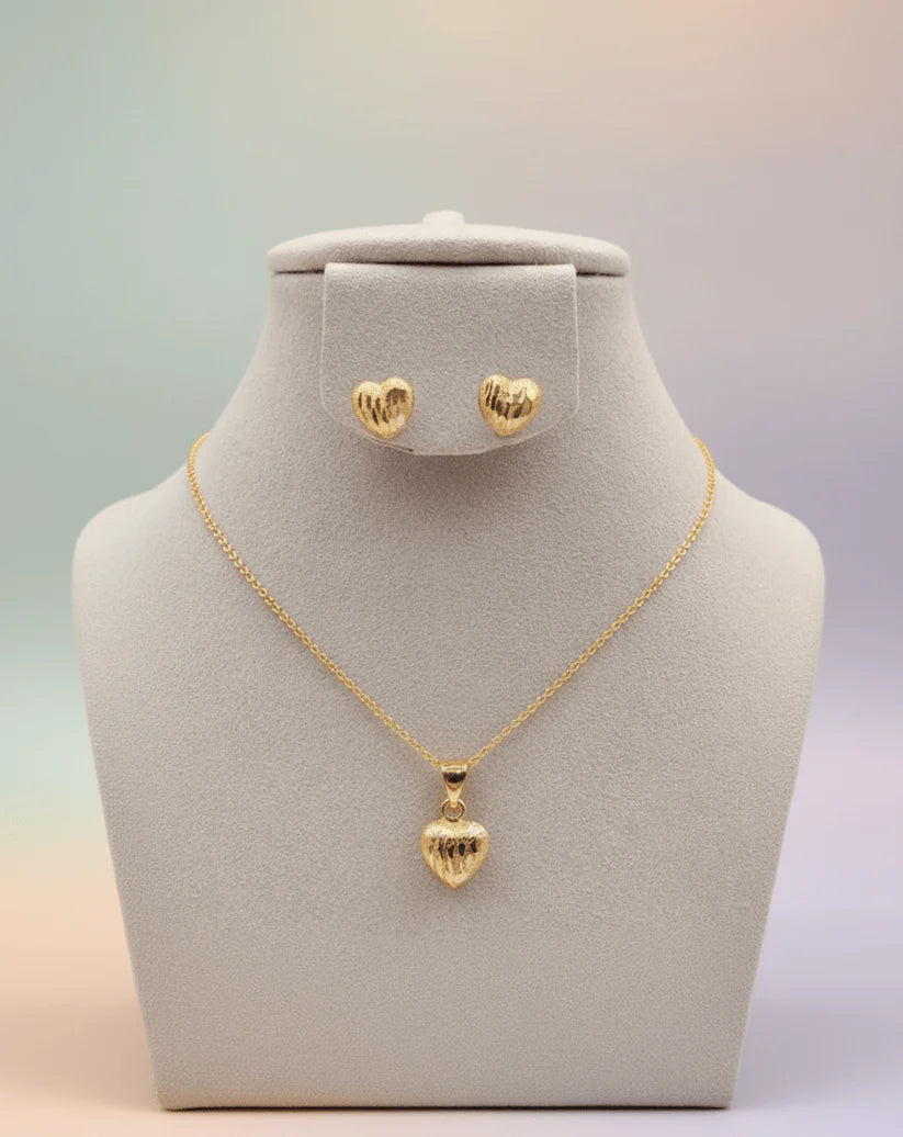 Golden Textured Heart Pendant Set – Elegant Necklace & Stud Earrings Jewelry Set | Saudi Arabia